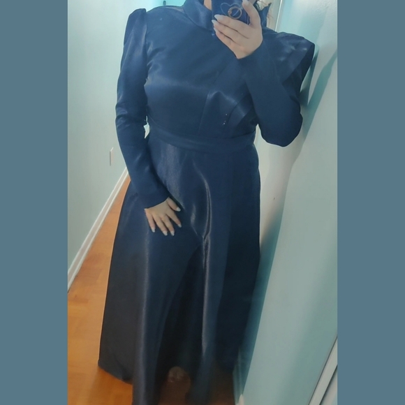 Evening modest dress long sleeve gown for hijabi - Picture 3 of 3